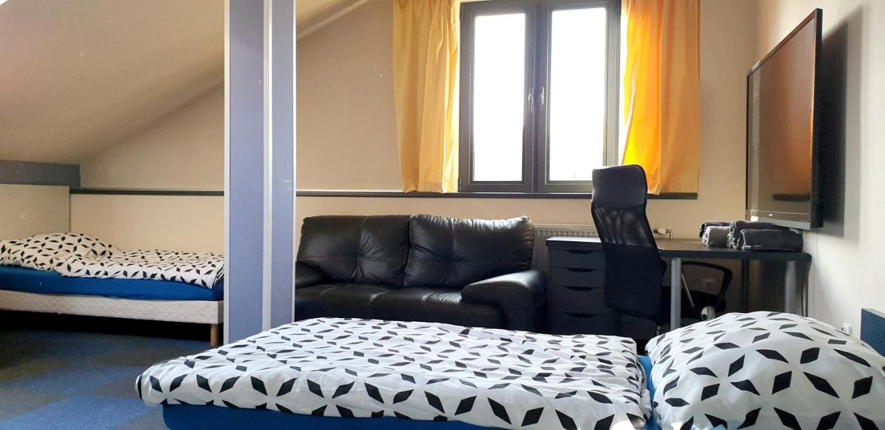 2 Bedrooms House With Enclosed Garden And Wifi At Slezska אוסטרבה מראה חיצוני תמונה